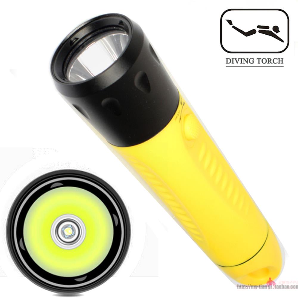 Diving flashlight rechargeable bright light L2 focusing long flashlight plastic waterproof